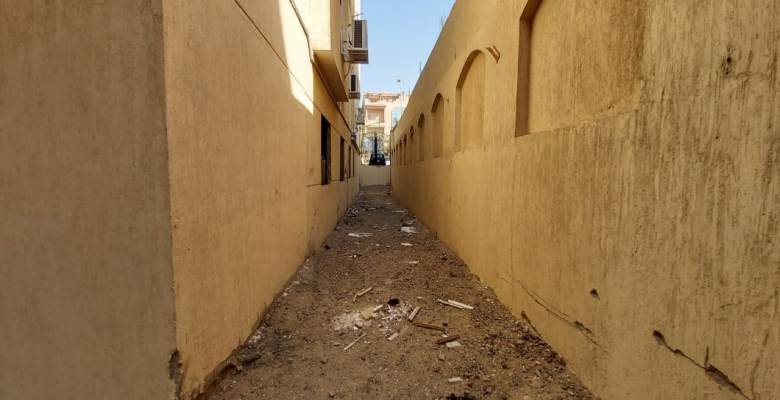 ارضي منخفض بأرقي  مناطق التجمع الخامس مساحته 235م و120 م حديقه خلفيه