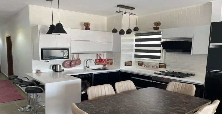 شالية بنتهاوس للإيجار قريه امواج الساحل الشمالي / Penthouse chalet for rent in Amwaj North Coast