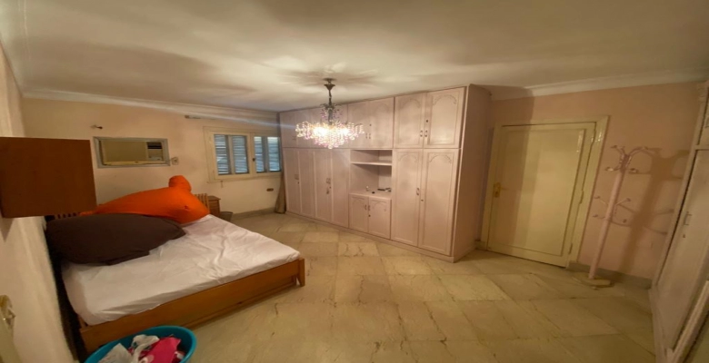 شقة للايجار بشارع يثرب - المهندسين /