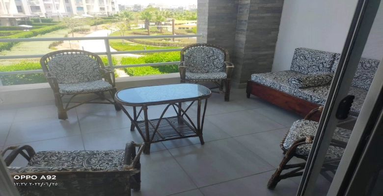 شاليه للايجار في قريه امواج - الساحل الشمالي / A first-floor chalet is available for rent in Amwaj Village, North Coast