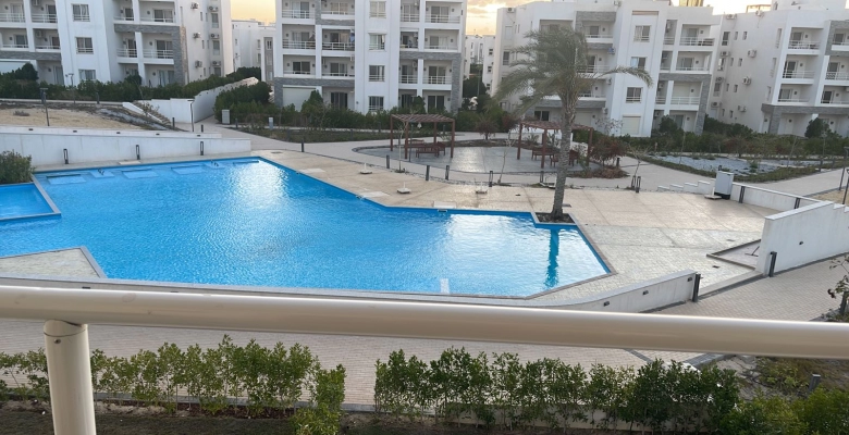 شاليه للايجار في أمواج - الساحل الشمالي / A chalet is available for rent in Amwaj - North Coast