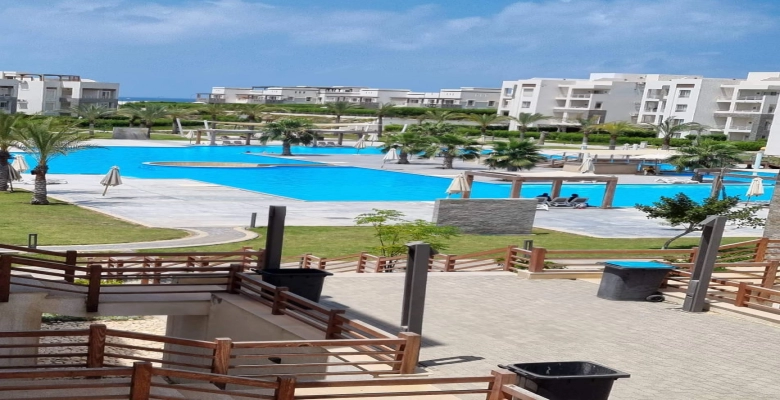 شاليه للايجارفي قرية امواج - الساحل الشمالي / Chalet for rent in Amwaj village - North Coast