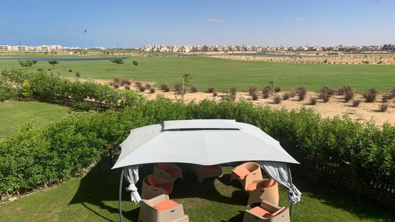 توينهاوس للايجار و البيع  - في الساحل الشمالي - بمراسي ( بلانكا )