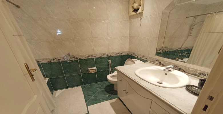 شقه للايجار في عبد المنعم رياض بالجيزه   Apartment for rent at 18 Abdel Moneim Riad Street, Giza