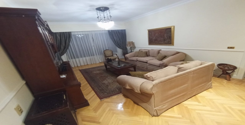شقه للايجار في عبد المنعم رياض بالجيزه   Apartment for rent at 18 Abdel Moneim Riad Street, Giza