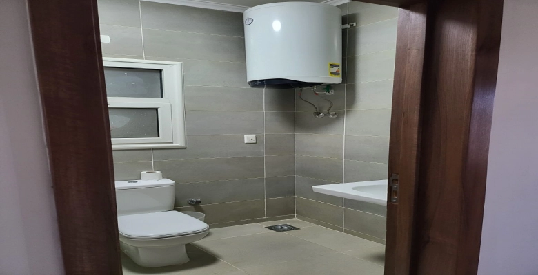 شالية للإيجار في قرية امواج الساحل الشمالي Chalet for rent in Amwaj North Coast Village