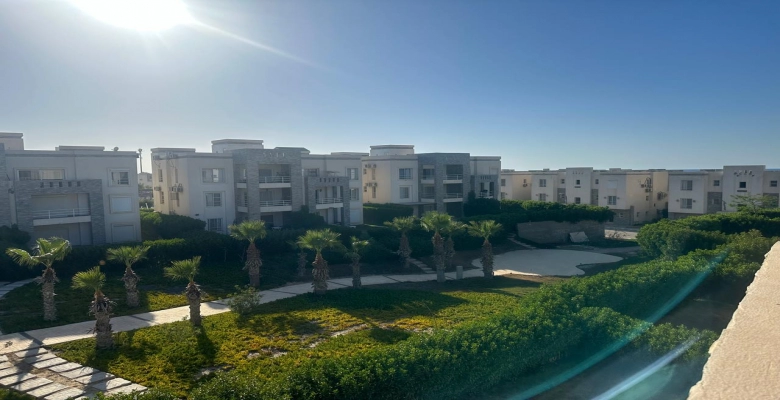 شالية للإيجار في قرية امواج الساحل الشمالي Chalet for rent in Amwaj North Coast Village