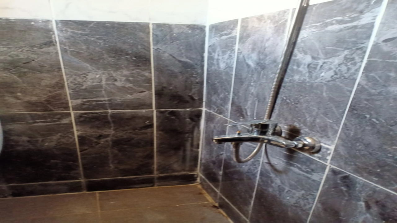 شالية للايجار فى مارينا 6  الساحال الشمالى متاح يوم جمعه1 15/8و سبت16/8