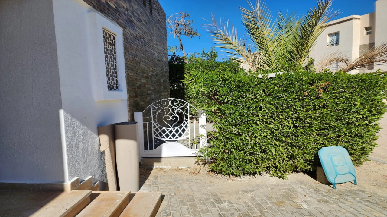 فيلا توين هاوس للبيع - في امواج - الساحل الشمالي