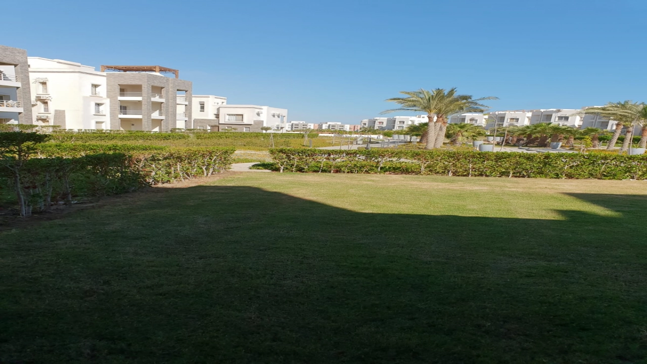 شاليه للإيجار في امواج سيدي عبد الرحمن الساحل الشمالي Chalet for rent in Amwaj Sidi Abdel Rahman, North Coast