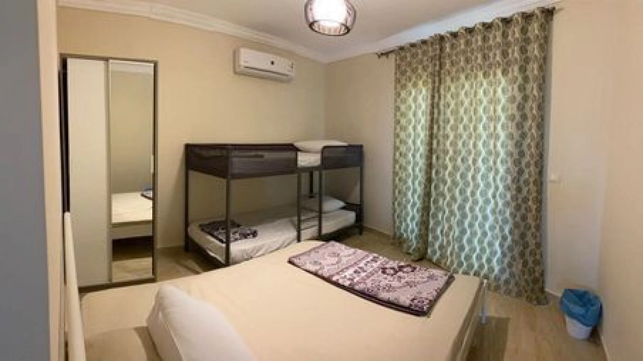 فيلا للإيجار في قرية مارسيليا بيتش فور