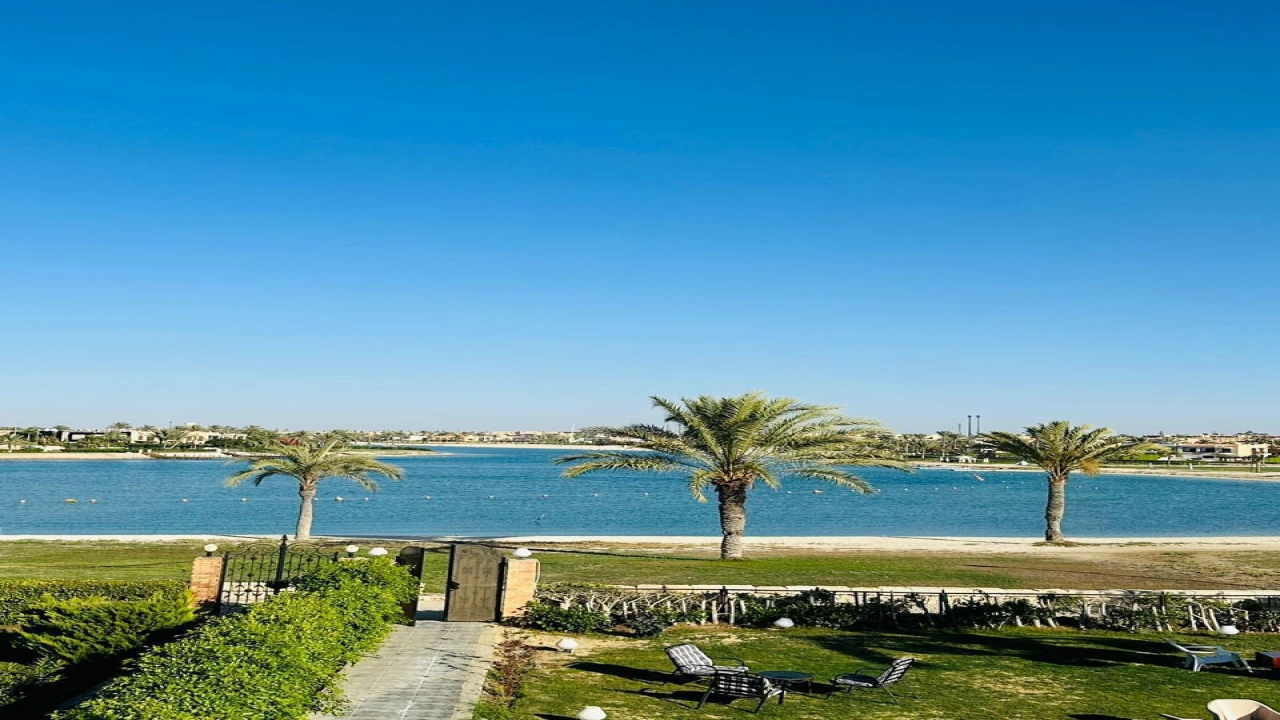 فيلا للايجار 5 نوم صف اول في قرية مارينا 5 الساحل الشمالي