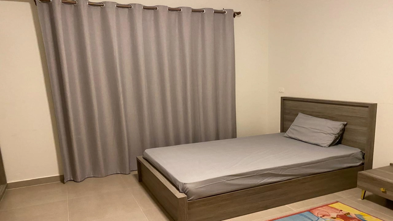 شاليه للايجار في جايا راس الحكمه ارضي 3غرف