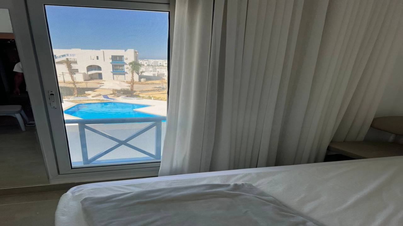 شاليه للإيجار في الساحل الشمالي قرية ماونتن فيو راس الحكمة