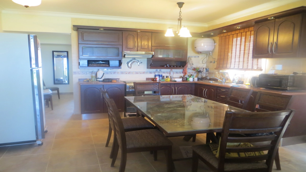 توين هاوس للايجار في تلال الساحل الشمالي ارضي بجاردن 4غرف