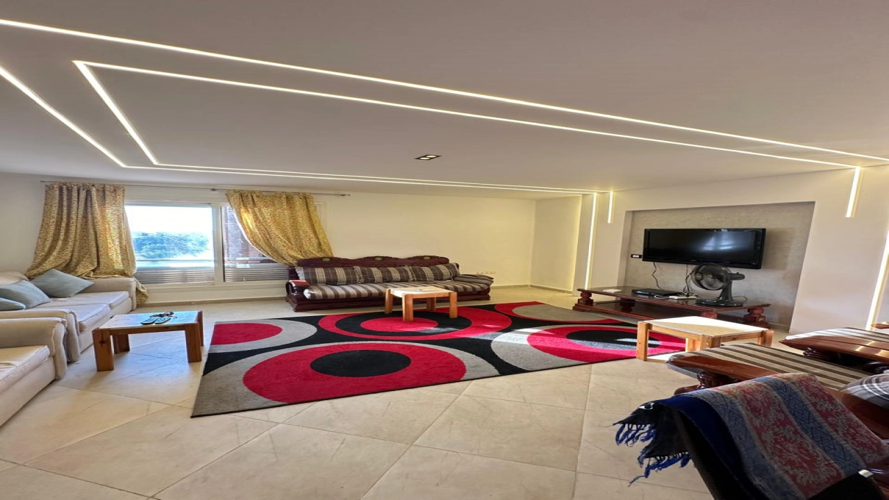 ( شاليه للايجار) مارينا ٢ بالساحل الشمالي (٣ صف بحيرة)