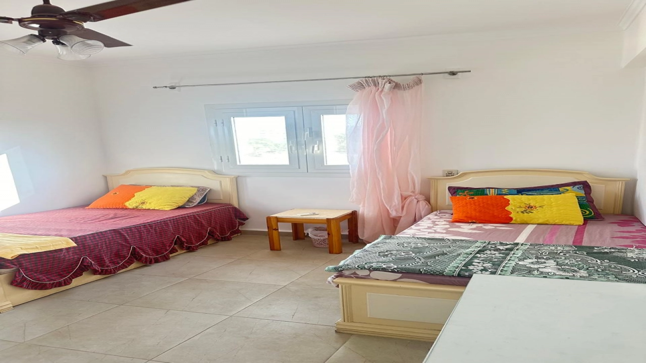 ( شاليه للايجار) مارينا ٢ بالساحل الشمالي (٣ صف بحيرة)