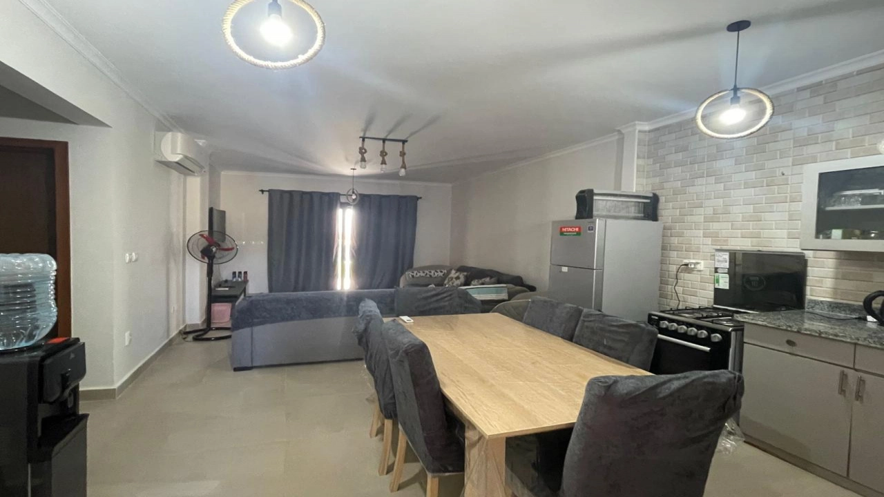 شاليه للايجار في جايا راس الحكمه ارضي بجاردن غرفتين