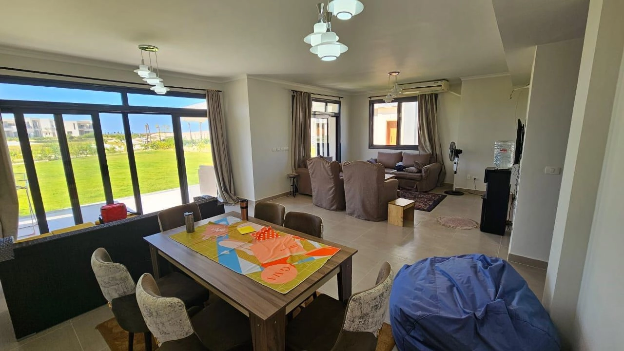 فيلا توين للايجار في جايا راس الحكمة ارضي بجاردن 6غرف