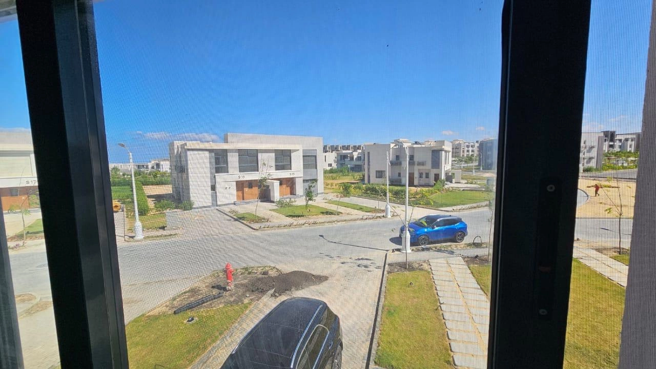 فيلا توين للايجار في جايا راس الحكمة ارضي بجاردن 6غرف