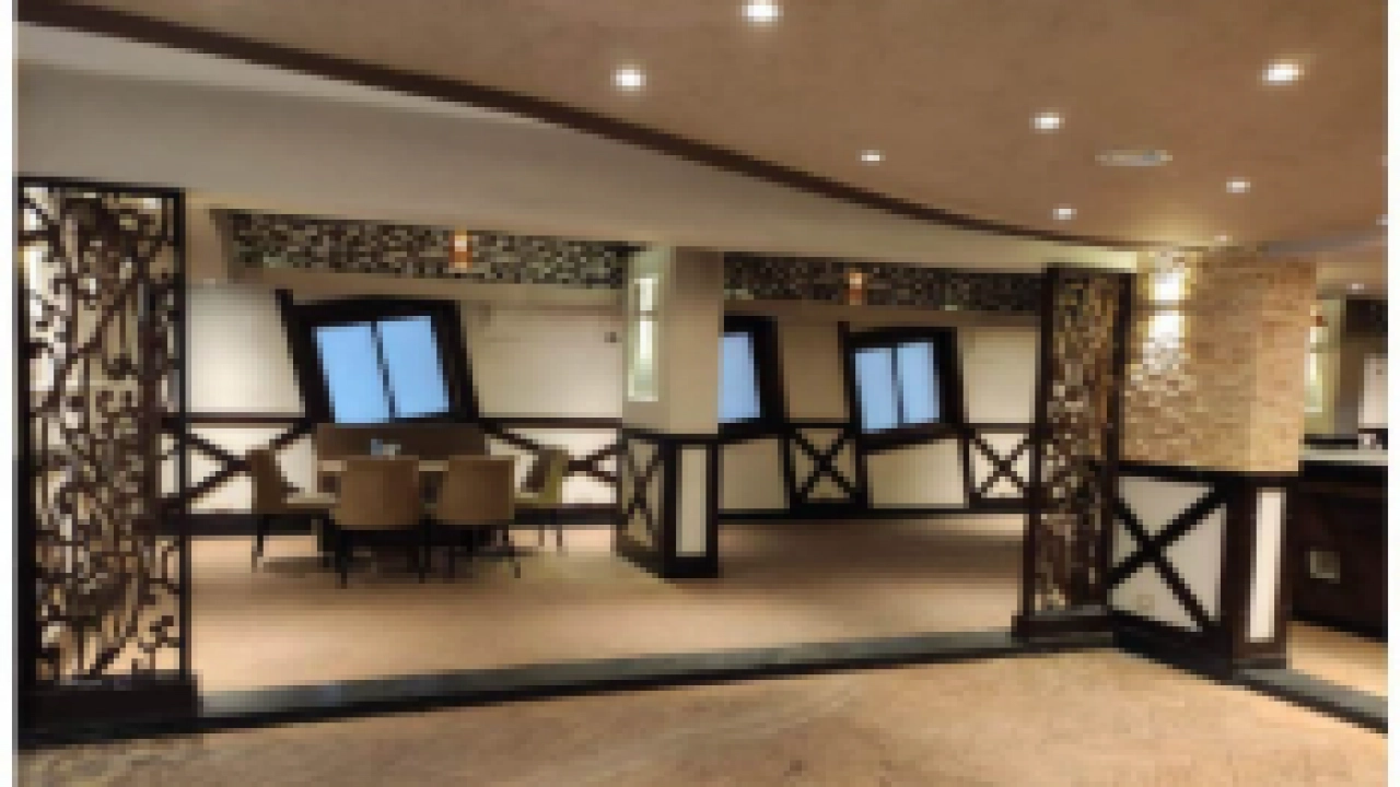 محل للإيجار  تجاري (350)م + (80)م أوت دور ، وجهه (12)م  . في موقع متميز وحيوي بمصر الجديدة