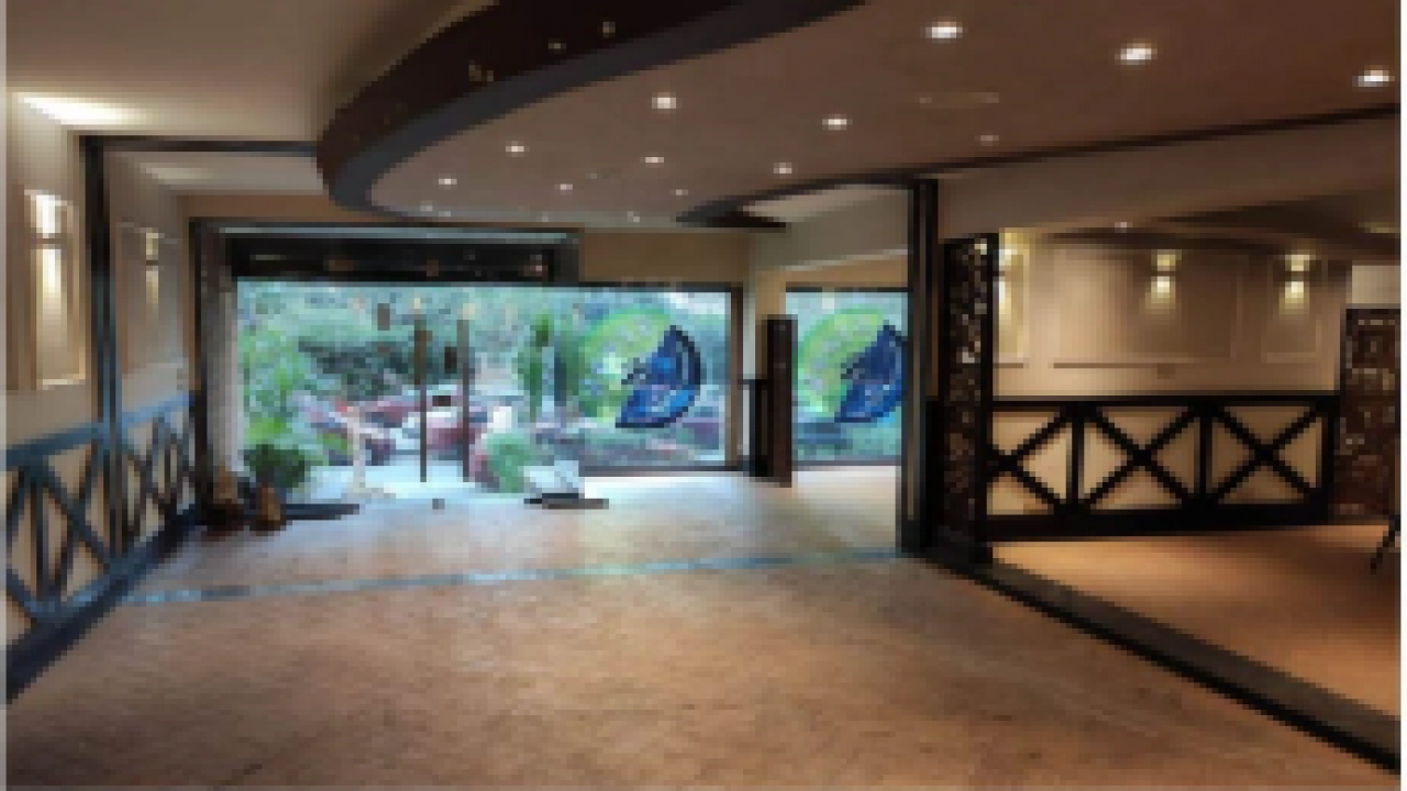 محل للإيجار  تجاري (350)م + (80)م أوت دور ، وجهه (12)م  . في موقع متميز وحيوي بمصر الجديدة