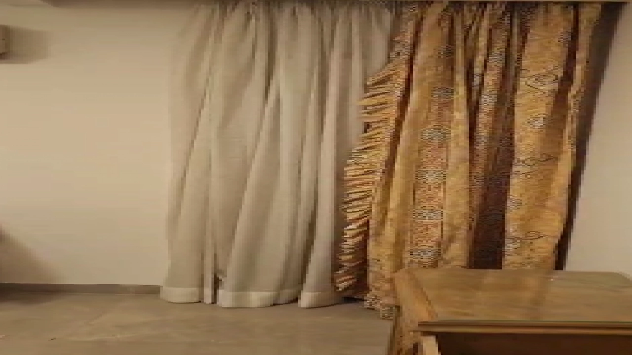 شقه  مفروشة للايجار مكونة من 3 غرف نوم 2 حمام وريسبشن 3 قطع  ومطبخ مجهز بالكامل