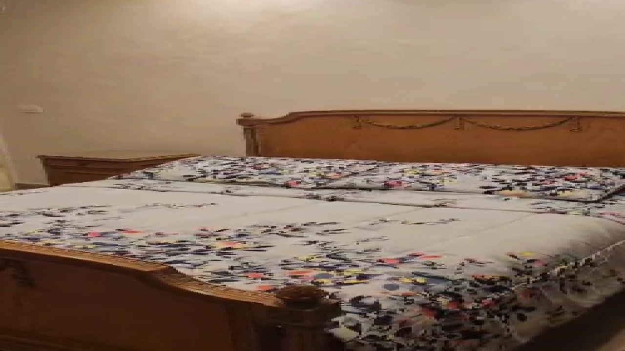 شقه  مفروشة للايجار مكونة من 3 غرف نوم 2 حمام وريسبشن 3 قطع  ومطبخ مجهز بالكامل